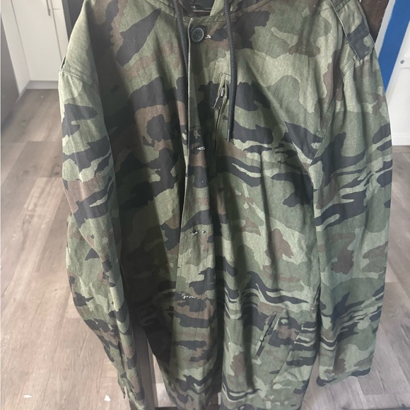 Camouflage Hooded Jacket - Picture 4 of 4